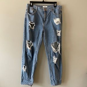 Forever 21 ripped boyfriend jeans
